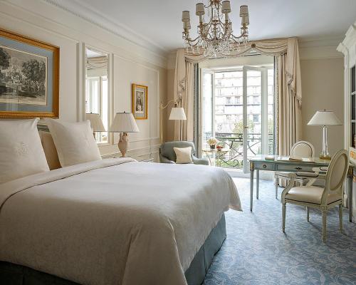 Gallery image of Four Seasons Hotel George V Paris in Paris