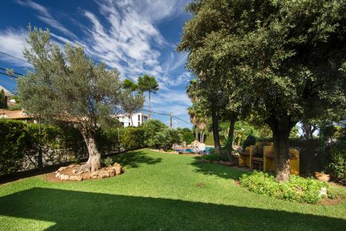 O grădină în afara Villa Formosa