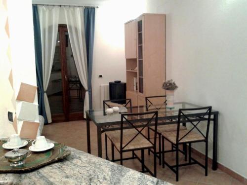 THREE-ROOM APARTMENT WITH PARKING – Photos 2