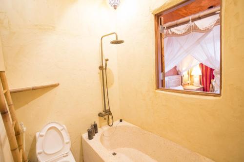 Un baño de Kenting Afei Surf Hostel Nanwan