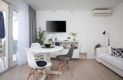 Boutique Waterfront Apartments