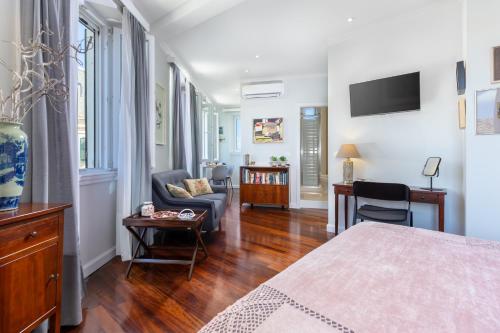 Dousmani Corfu Old Town Studio Suite