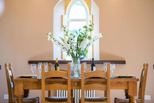 Φωτογραφία από το άλμπουμ του The Old School - Beautiful School House, quiet location near the coast σε Laugharne