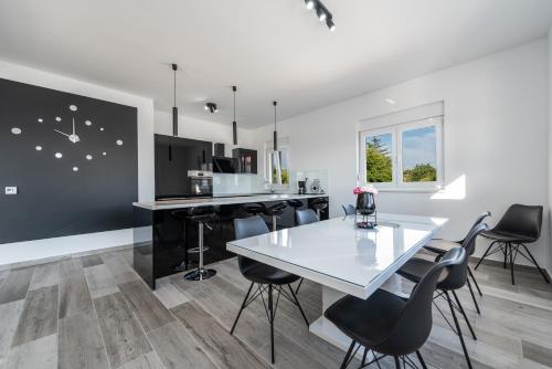 Villa Barbara-holiday home with sea view