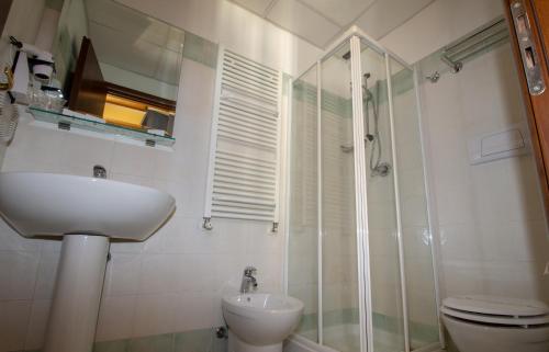 Koupelna v ubytování Hotel Gangi