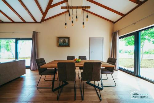 Φωτογραφία από το άλμπουμ του Villa New Home, villa with pool in Imotski near Makarska σε Imotski