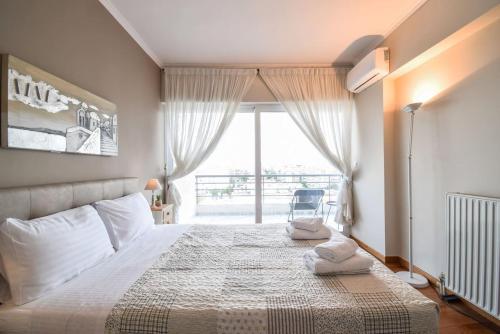 Penthouse 3BD apt w/ sea-view in Athenian Riviera