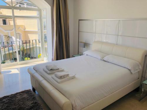 Luxury Duplex in Aloha Gardens close to Puerto Banus