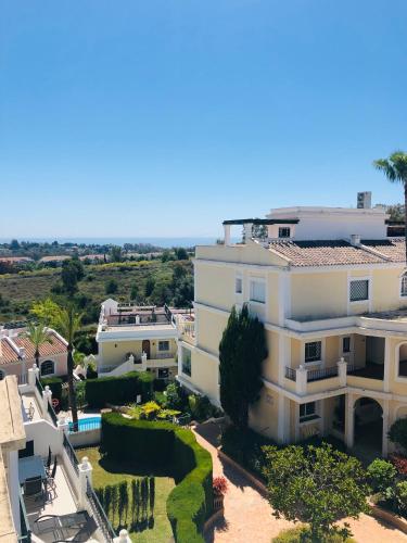 Luxury Duplex in Aloha Gardens close to Puerto Banus