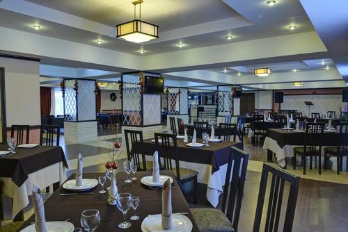 Restoran atau tempat lain untuk makan di Hotel Zumrat