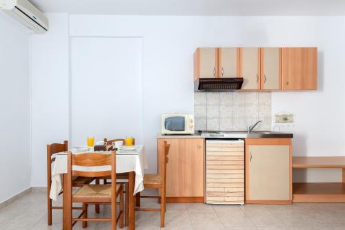 Galería fotográfica de Pernari Apartments en Spartia