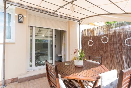 Cozy Loft Near The Beach