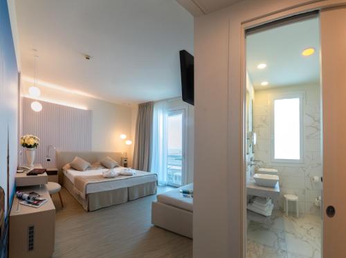 A bathroom at Hotel Panoramic