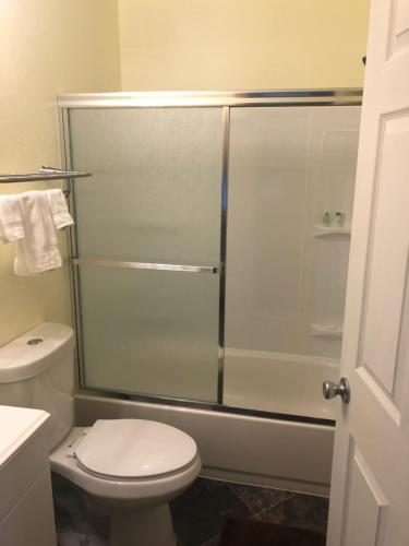 Ένα μπάνιο στο Cantwell Cabins