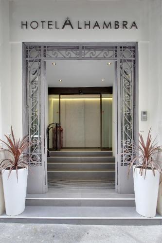 Η πρόσοψη ή η είσοδος του Hotel Alhambra