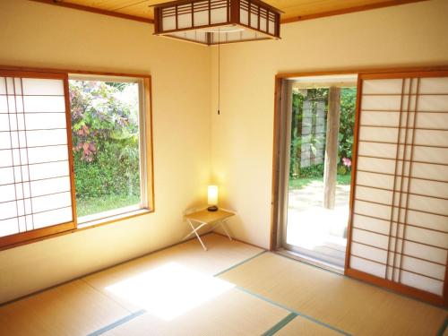 Imagen de la galería de Guest house iroha, en Nakijin
