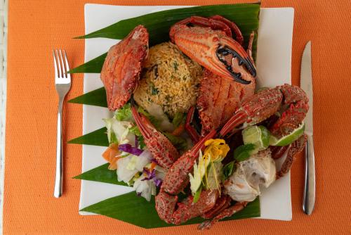 ホテルの敷地内または近くでの食事または食べ物