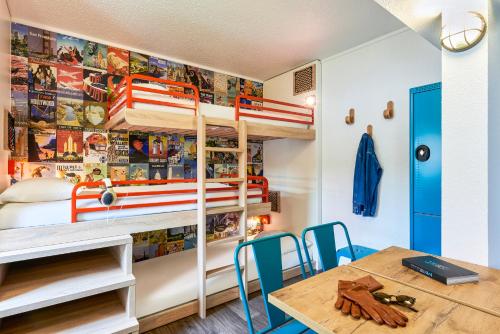 Katil atau katil-katil dalam bilik di hotelF1 Paris Porte de Châtillon
