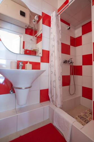 Koupelna v ubytování Apartmani Dačo