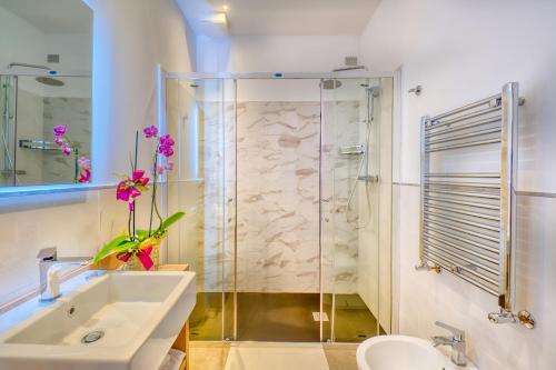 Un baño de Boutique Hotel Bramante & SPA