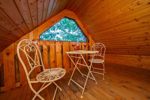 Fotografie z fotogalerie ubytování Beautiful cottage with heated pool for 22 ppl v destinaci Plaški