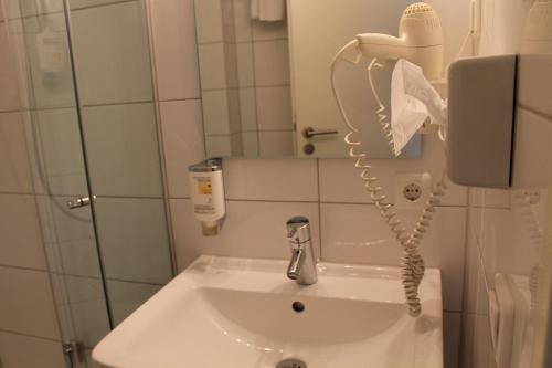 Bilik mandi di Hotel am Viktualienmarkt