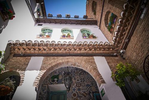 Gallery image of Riad Puertas del Albaic&iacute;n in Granada