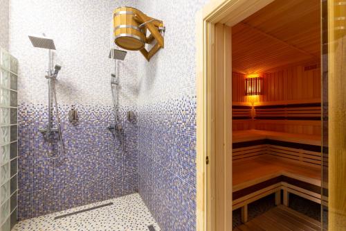 Ванна кімната в Kasimir Hotel Rooms