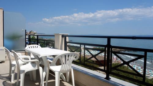 Gambar di galeri bagi Golden Sea View New di Pomorie
