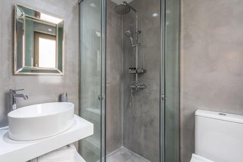 Bagno di Chandakos 8 Design Apts