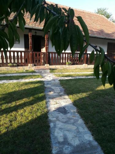 Fotografie z fotogalerie ubytování Bodrogparti Vendégház Sárazsadány v destinaci Sárazsadány