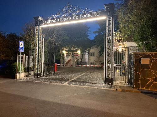 Bungalows & Albergue La Playa, Logroño – Prezzi aggiornati ...