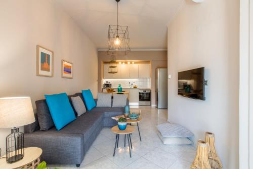 Nautilus charm city center apt with veranda