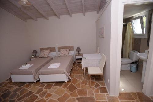 Koupelna v ubytování The Olive Grove House