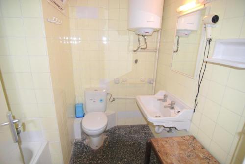 Koupelna v ubytování Aries Basic