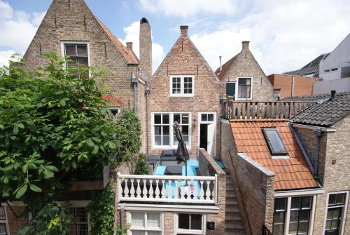 an aerial view of a house with a balcony at De Parel in Middelburg