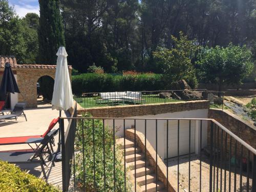 Κήπος έξω από το une Pause en Provence
