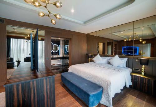 Radisson Collection Hotel, Vadistanbulにあるベッド