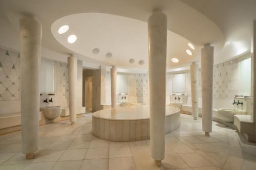 Kupatilo u objektu La Blanche Resort & Spa