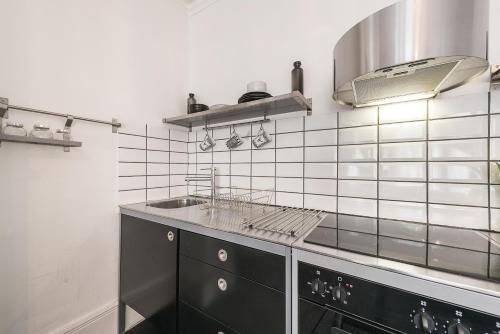 Una cocina o cocineta en Boutique Accommodation