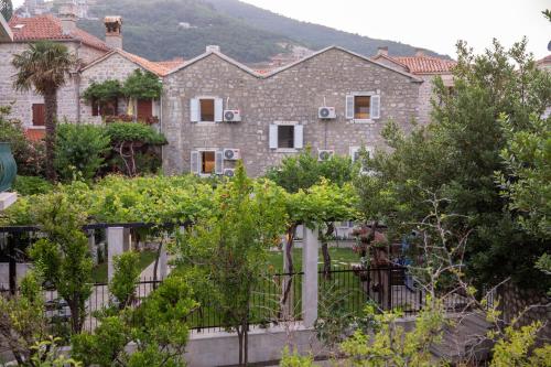 Afbeelding uit fotogalerij van Apartments Trifunovic Old Town in Budva