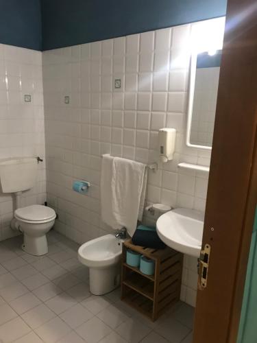 Koupelna v ubytování Litus Roma Hostel