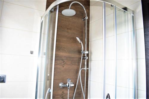 Ένα μπάνιο στο Apartament Fibra Crema