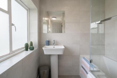 A bathroom at Henley self catering House