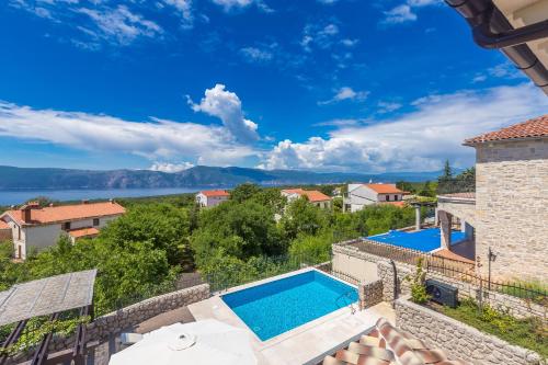 an image of a villa with a swimming pool at Villa Cavallo in Linardići