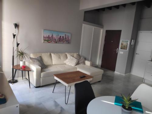 Precioso apartamento en Triana, Seville, Spain - Booking.com