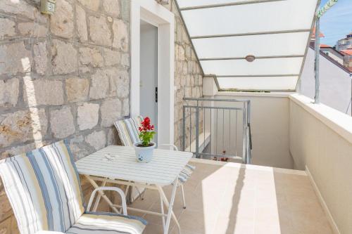 Rõdu või terrass majutusasutuses Split Center Suites