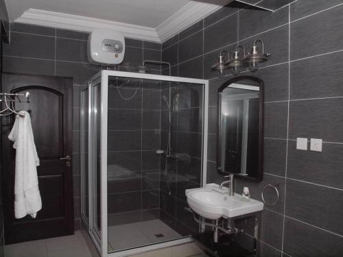 Φωτογραφία από το άλμπουμ του Lady M guest House σε Tema