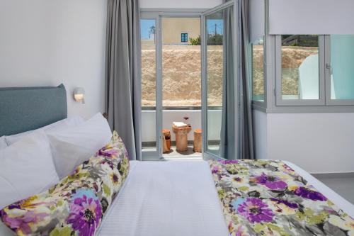 Gallery image of Harmony Suites in Fira