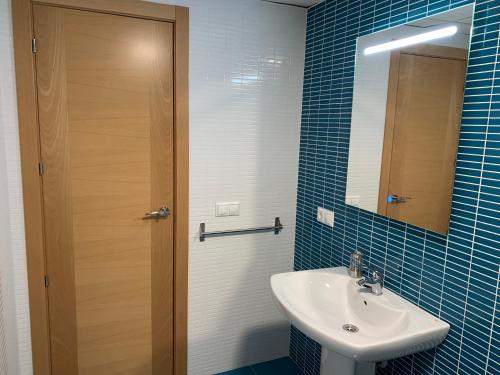 A bathroom at Apartment Lucena Center Bajo